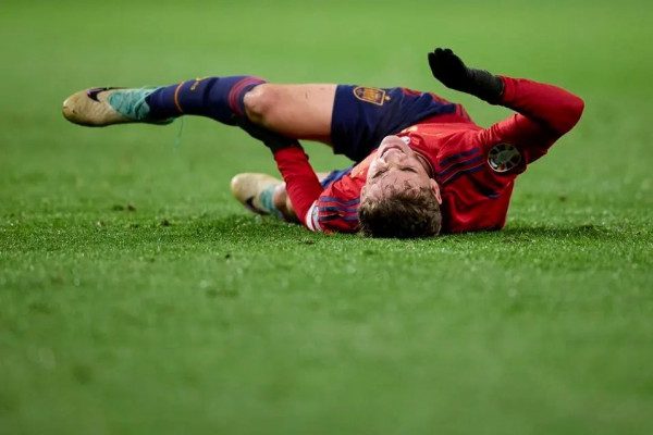 ai cedera sepak bola