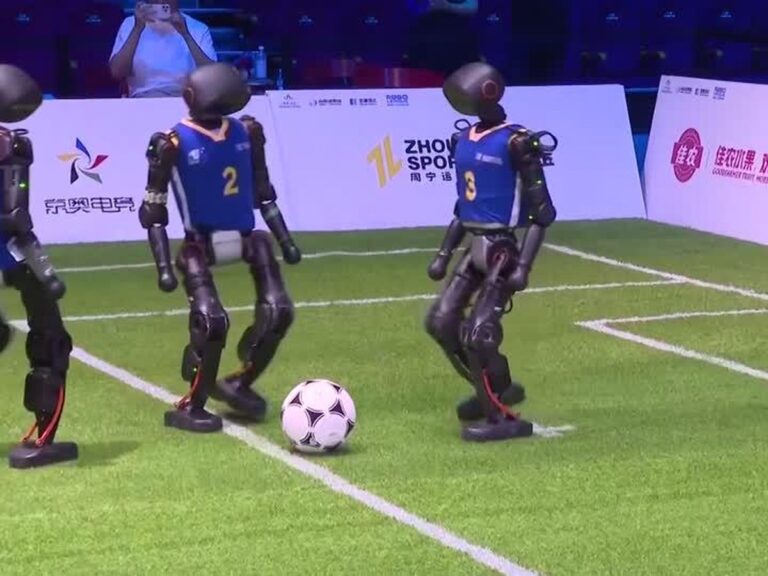 robot latihan sepak bola
